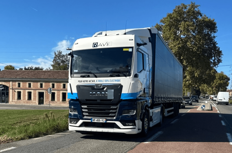 Rave poursuit sa décarbonation avec 4 camions électriques MAN