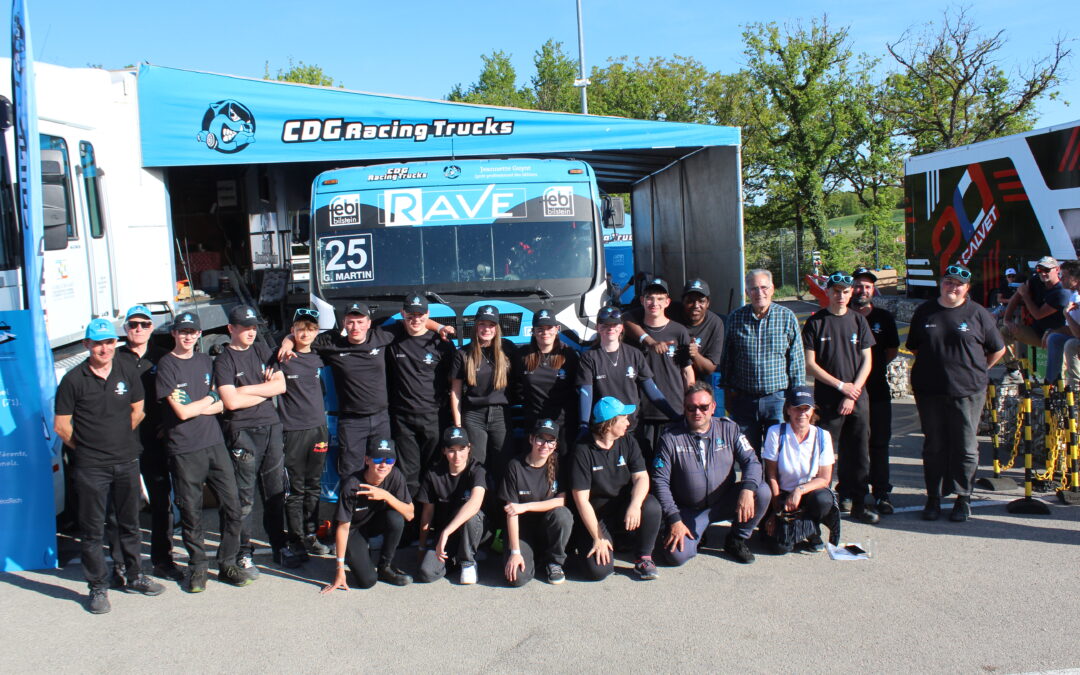 Toujours engagé auprès des jeunes des métiers du transport et de la logistique avec CDG Racing Trucks.